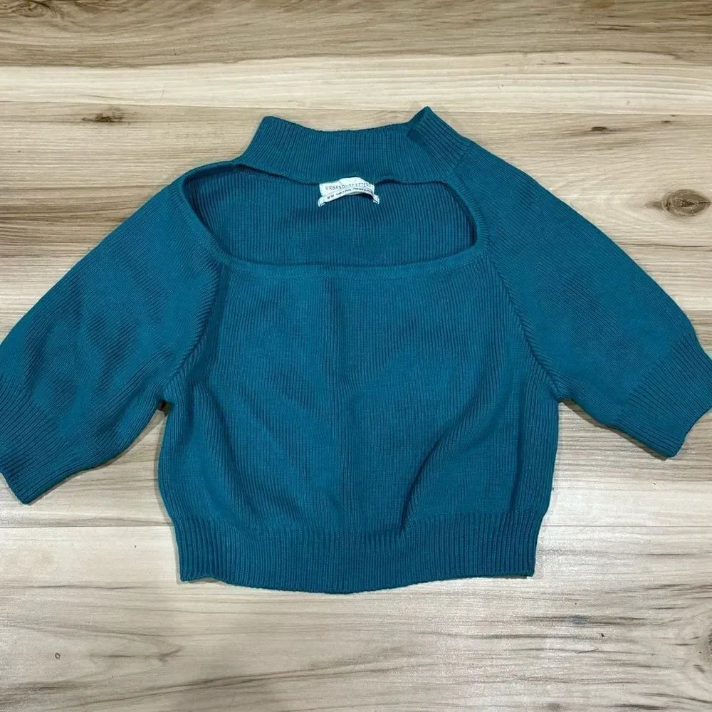 Urban Outfitters Teal Front Cutout Top Women’s Medium